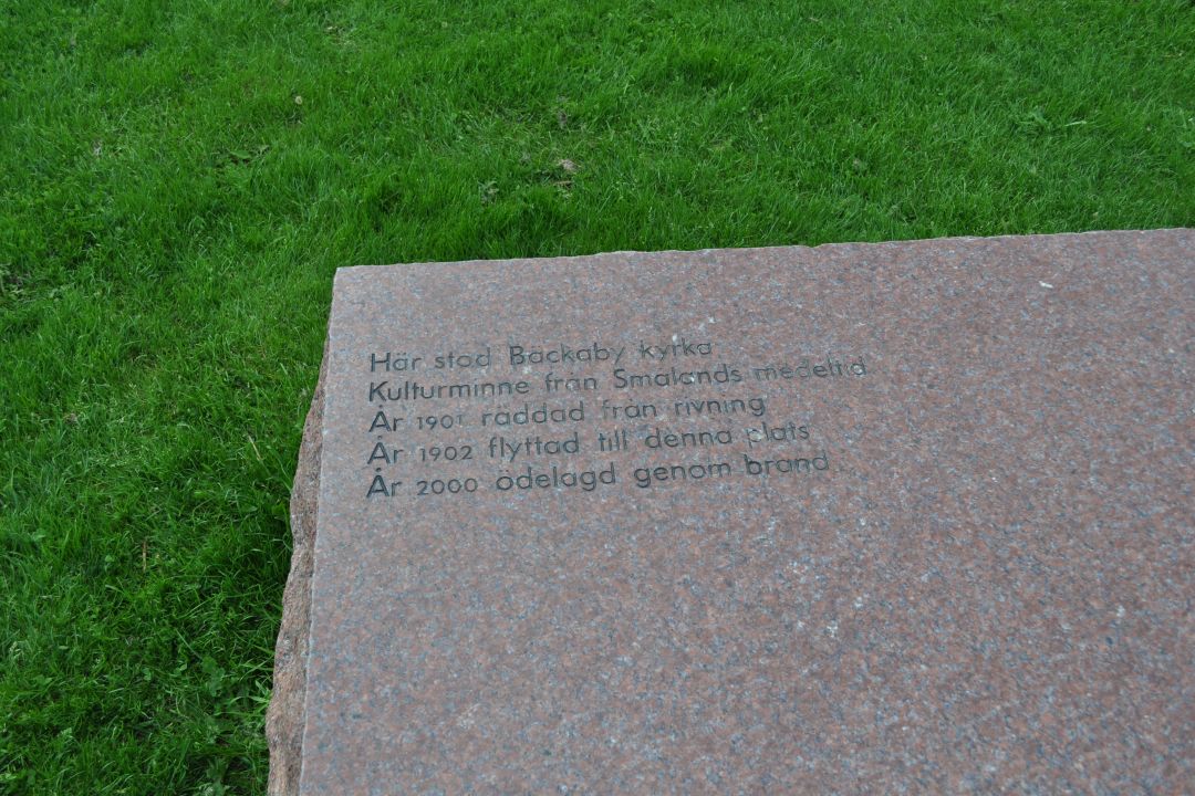Bäckaby kyrkplats 3